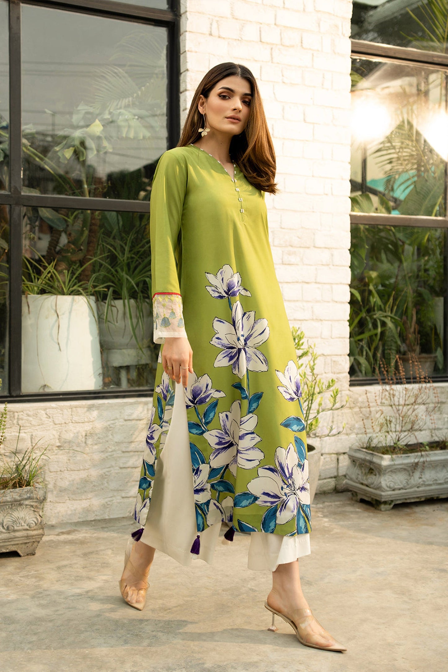 CF829-3PC-WINTER Unstitched Shamoz silk fabric in floral print.