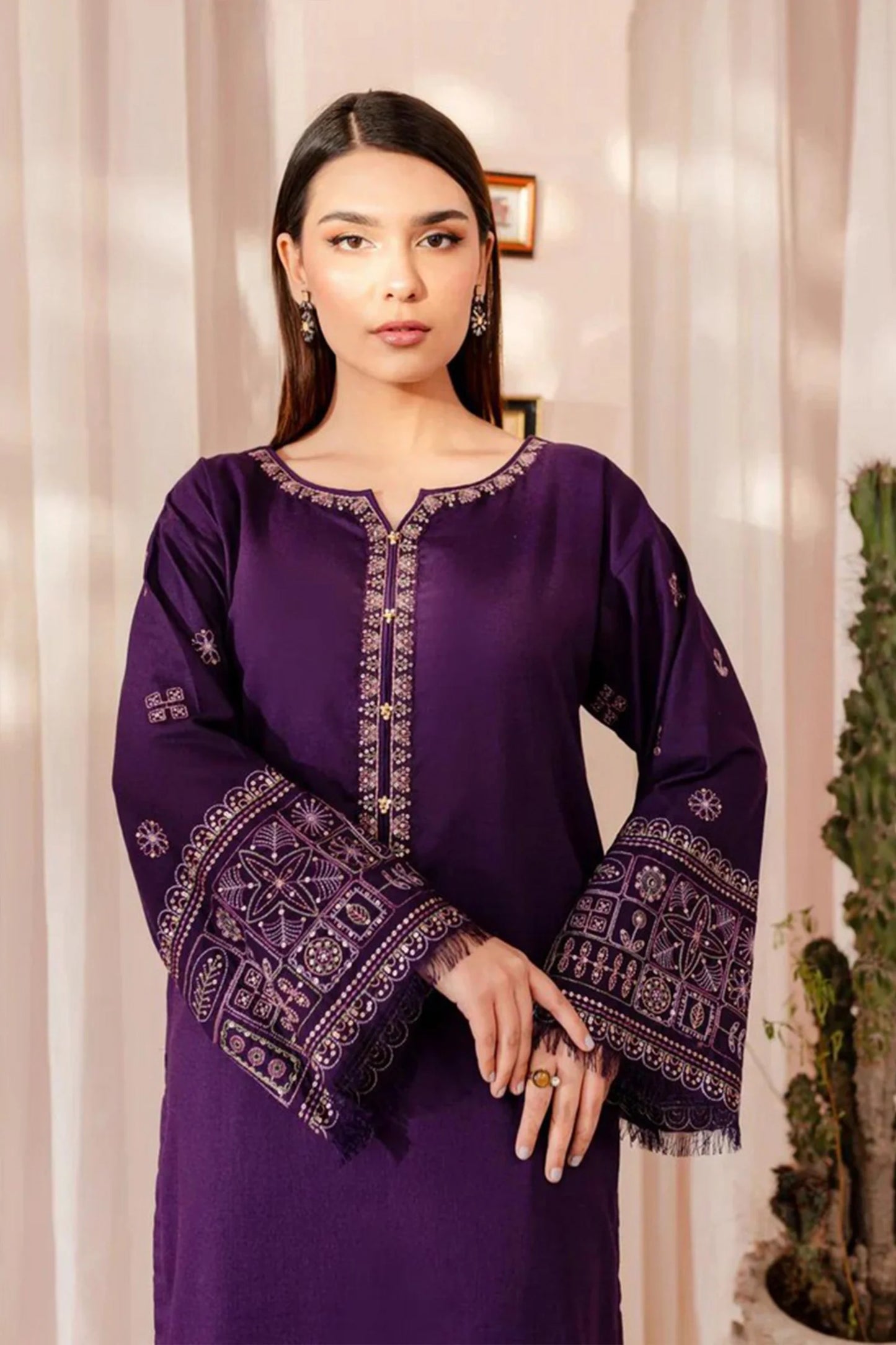 CF881 - 2PC dhanak wool Embroidered Suit