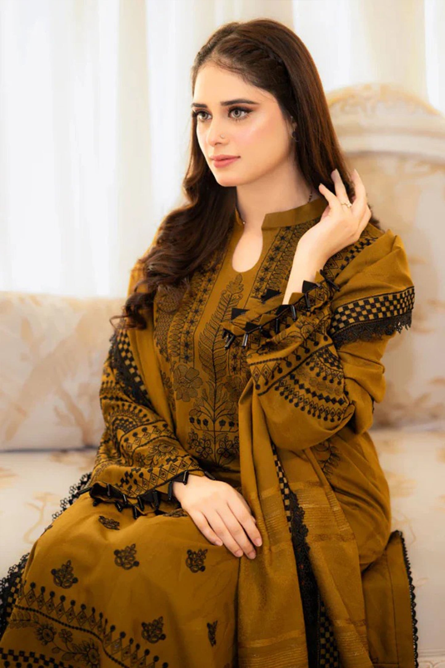 CF1110-WINTER LIBAAS  3-Pc Embroidered Dhanak Suit with Heavy Embroidered Dhanak Shawll