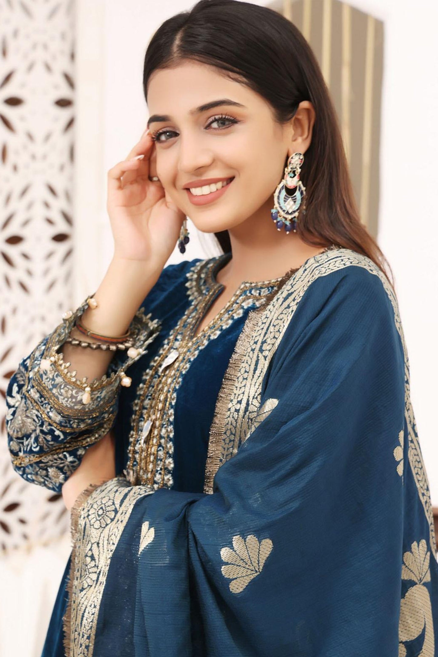 CF1112 -Winter Asim jofa Velvet Embroidered with Printed organza duppatta Winter Collection