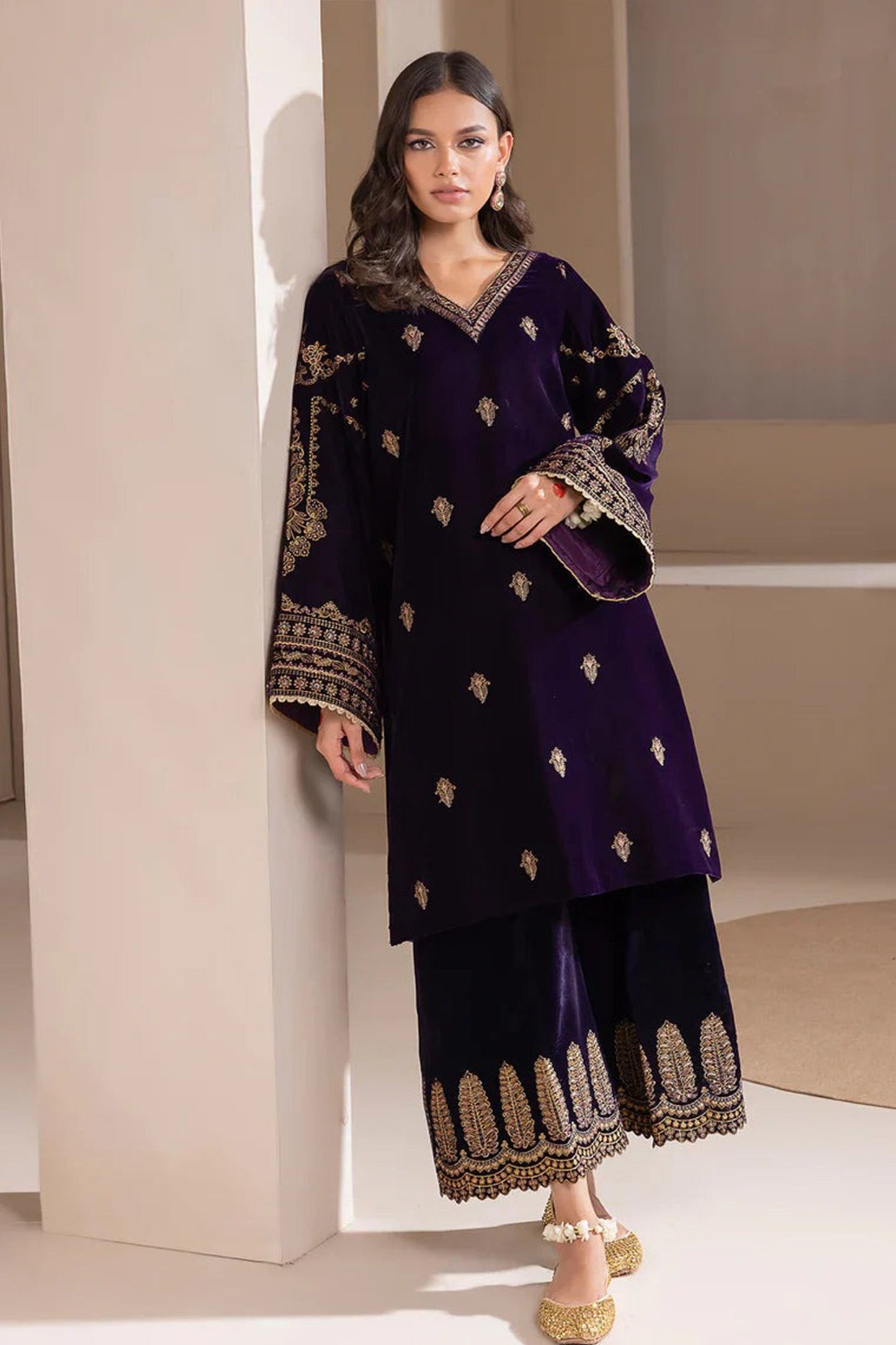 CF1111-Winter Baroque Velvet Embroidered with Embroidered duppatta Winter Collection