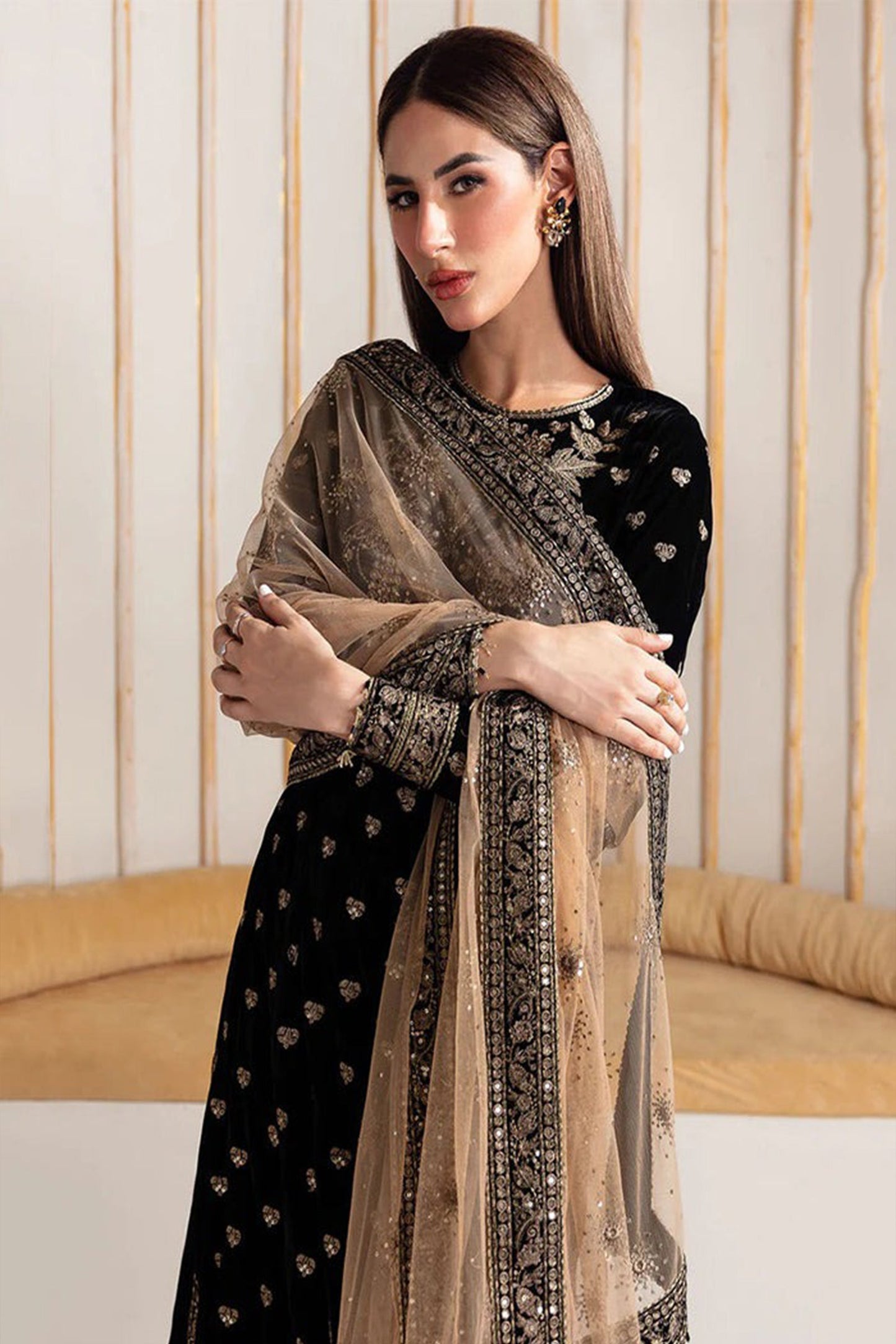 CF1114-Baroque Velvet Winter Embroidered 3 Piece Dress With Organza embroidered Dopata