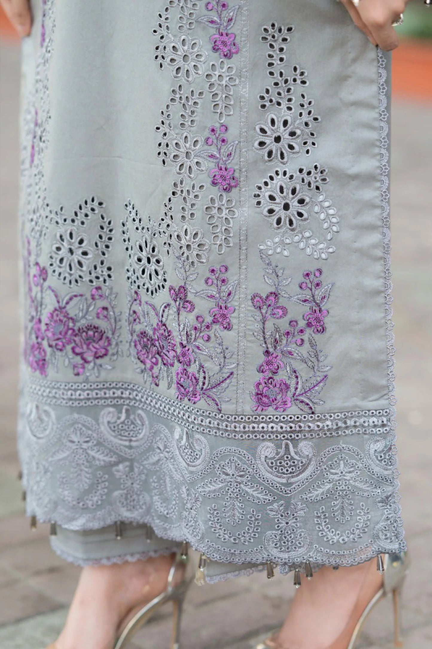 CF1126  LIBAAS-3PC DHANAK EMBROIDERED SHIRT WITH CHIFFON EMBROIDERED DUPATTA