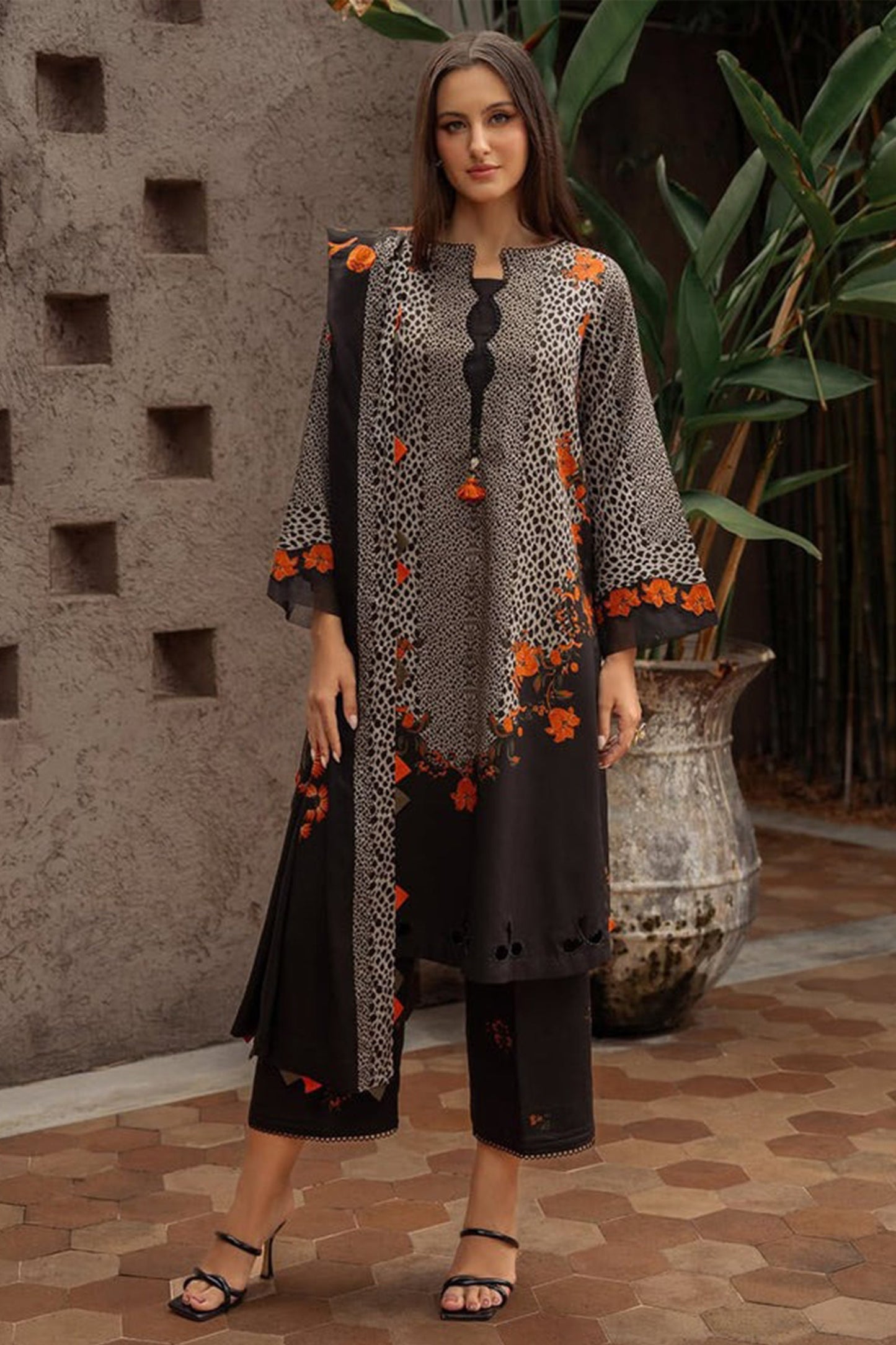 CF1215 Winter 3PC Dhanak all over  Printed Suit