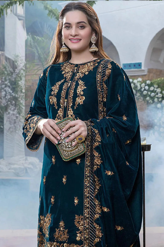 CF402 -WINTER Embroidered Velvet Three piece With Velvet Shawl Winter Collection