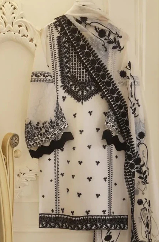 CF207-Agha Noor - 3PC Lawn Heavy Embroidered Shirt With Embroidered Bamber Dupatta