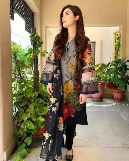 CF113-3PC Lawn Printed suit with Chiffon Duppata
