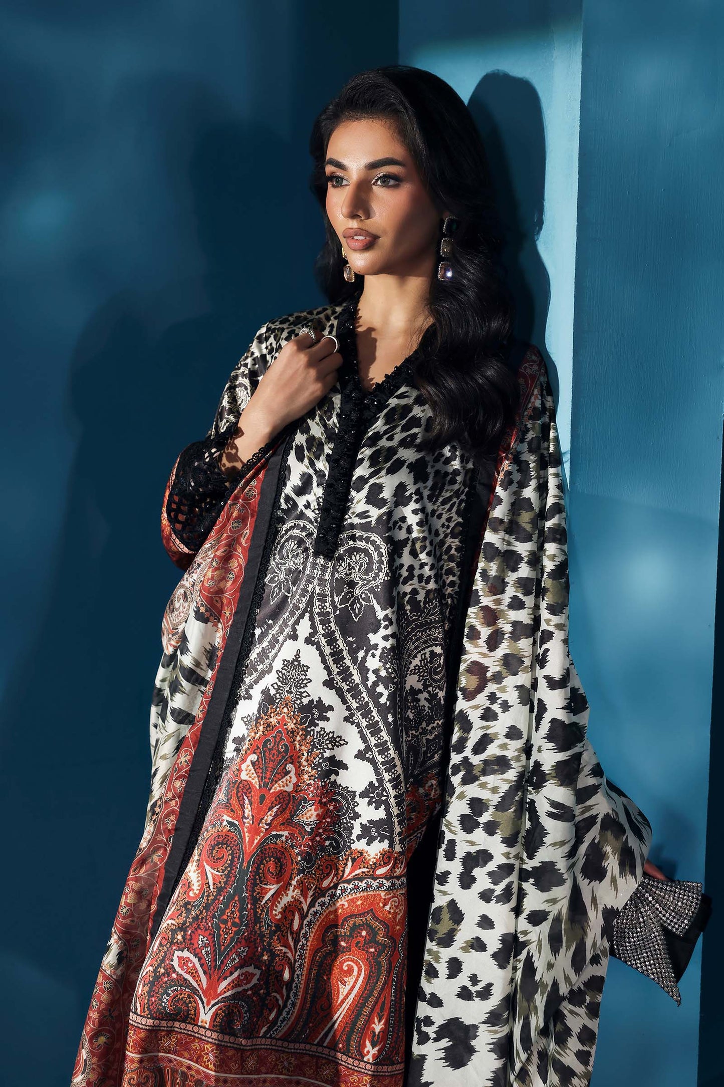 CF1226 - Winter 3PC Karandi Digital Print Dress