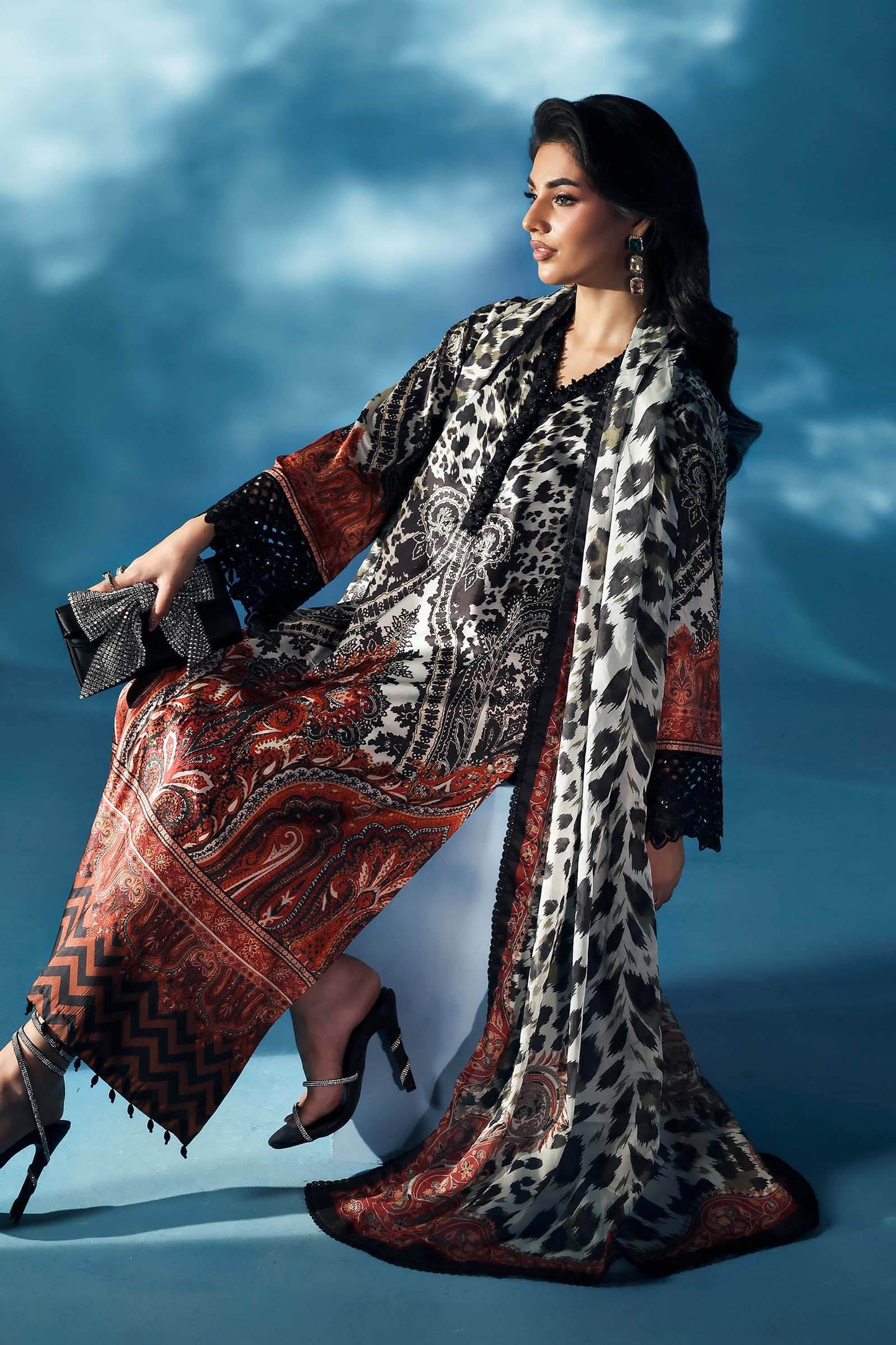 CF1226 - Winter 3PC Karandi Digital Print Dress