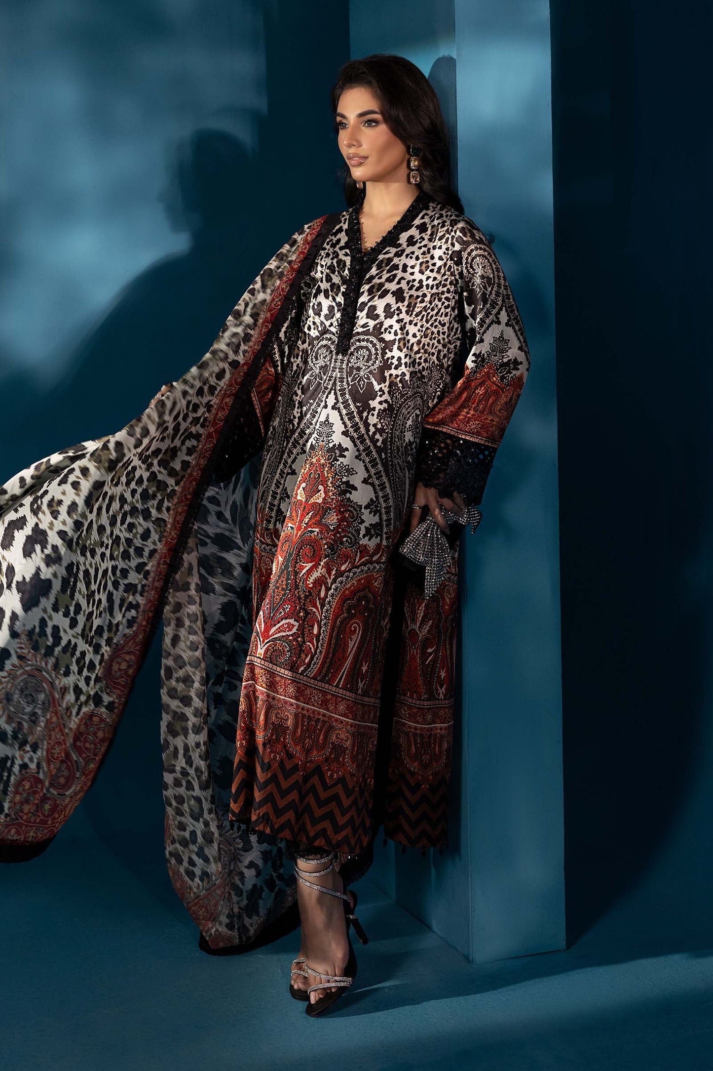 CF1226 - Winter 3PC Karandi Digital Print Dress